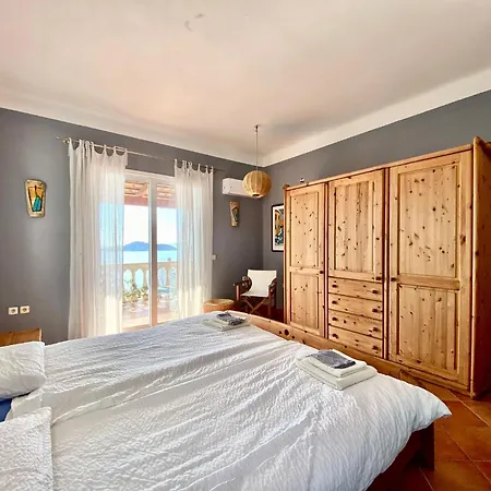 Apartment Plaka Afionas