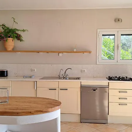 Plaka Apartment