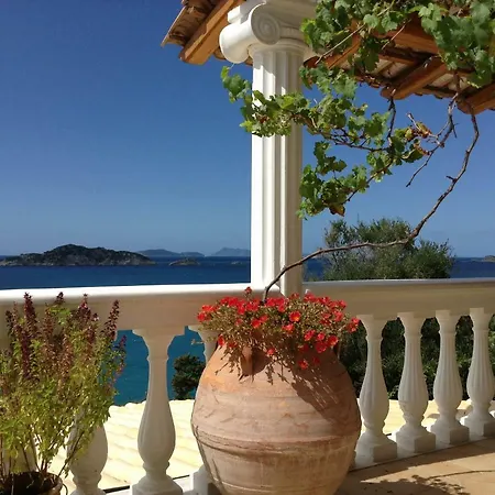 Apartment Plaka *